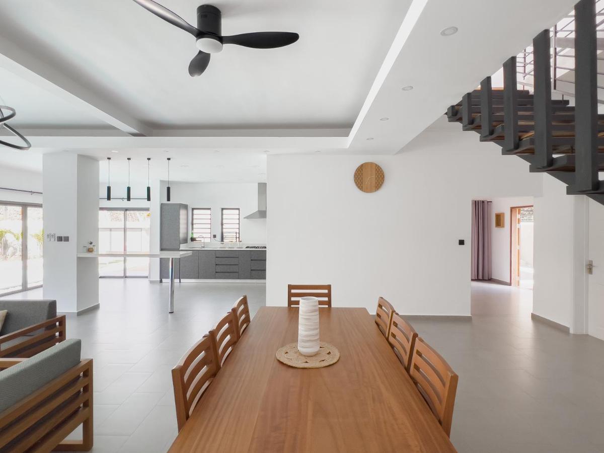 Spacious 4 Bedrooms Villa With Infinity Pool Grand Baie Exterior photo