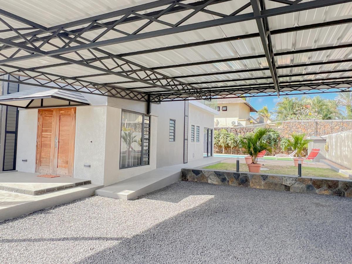 Spacious 4 Bedrooms Villa With Infinity Pool Grand Baie Exterior photo
